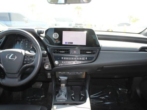 Certified 2024 Lexus ES 350 w/ Premium Package FWD image 10