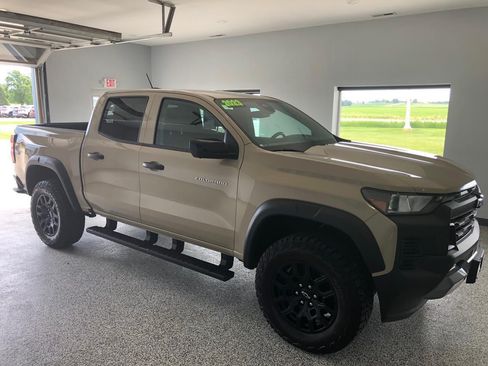 Used 2023 Chevrolet Colorado Trail Boss w/ Technology Package AWD/4WD image 5