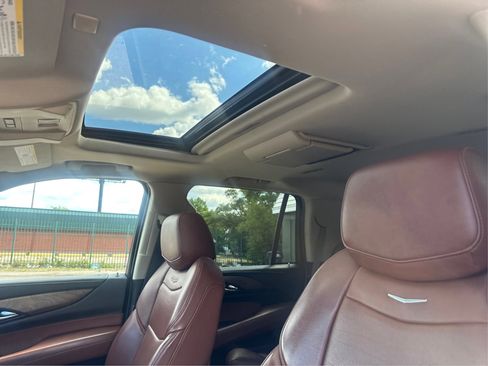 Used 2018 Cadillac Escalade Luxury image 20