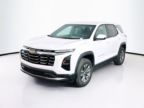 Used 2025 Chevrolet Equinox LT AWD/4WD image 3