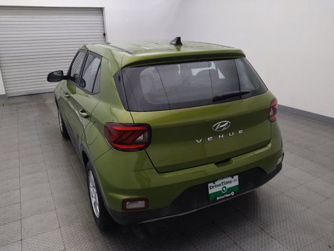 Used 2021 Hyundai Venue SE FWD image 6