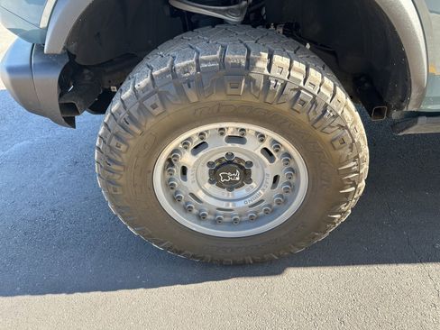 Used 2022 Ford Bronco Black Diamond image 9