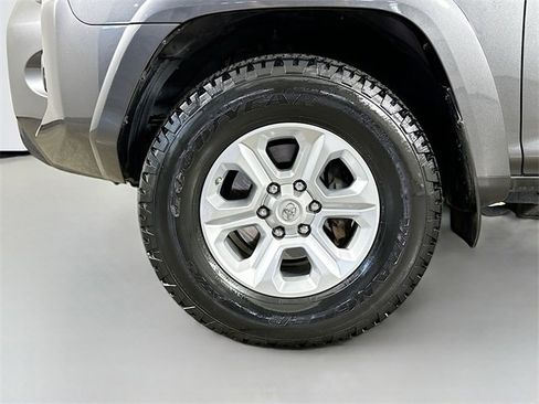 Used 2020 Toyota 4Runner SR5 Premium image 12