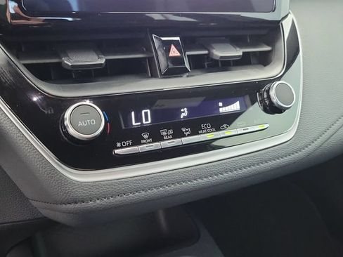 Used 2025 Toyota Corolla SE FWD image 29