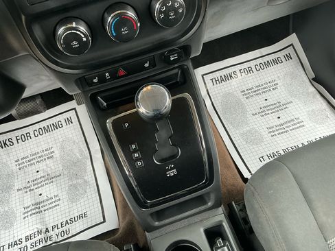 Used 2014 Jeep Patriot Latitude image 15