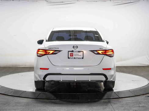 Used 2020 Nissan Sentra SV FWD image 3