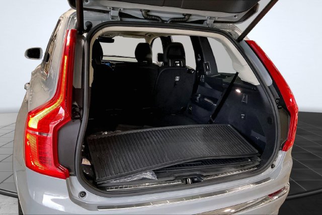 Certified 2025 Volvo XC90 T8 Plus w/ Protection Package Premier AWD/4WD image 7