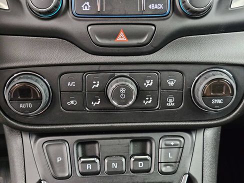 Used 2020 GMC Terrain SLT w/ Elevation Edition AWD/4WD image 20