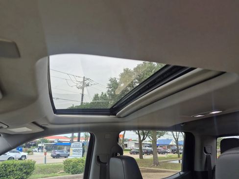 Used 2019 GMC Sierra 1500 SLT AWD/4WD image 32