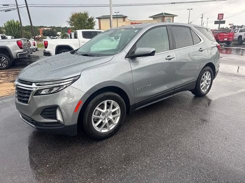 Used 2024 Chevrolet Equinox LT FWD image 2