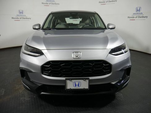 Used 2023 Honda HR-V LX image 2