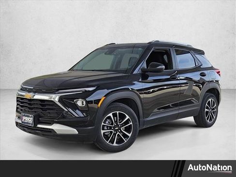 Used 2025 Chevrolet TrailBlazer LT FWD image 1