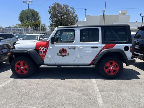 Used 2018 Jeep Wrangler Unlimited Sport S AWD/4WD image 10