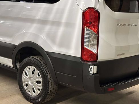 Used 2023 Ford Transit 350 XLT RWD image 9