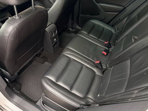 Used 2017 Volkswagen Tiguan Sport image 17