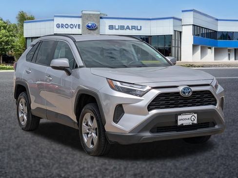 Used 2023 Toyota RAV4 LE AWD/4WD image 8