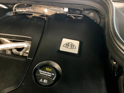 Used 2025 Mercedes-Benz Maybach GLS 600 4MATIC image 31