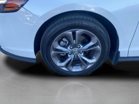 Used 2024 Honda Accord EX image 11