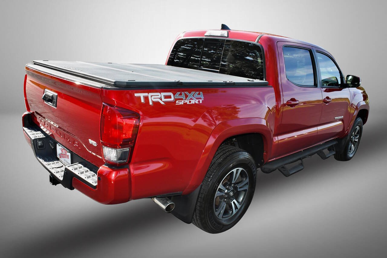 Used 2017 Toyota Tacoma TRD Sport w/ Premium & Technology Package AWD/4WD image 7