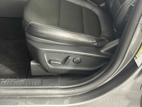 Used 2025 Ford Escape SE FWD image 9