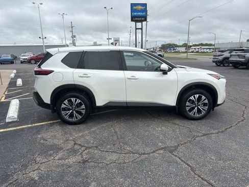 Used 2023 Nissan Rogue SV image 8