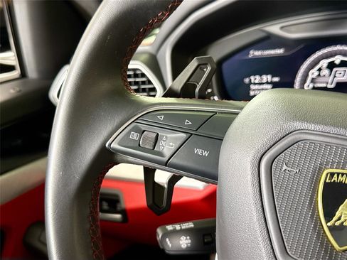 Used 2021 Lamborghini Urus image 24