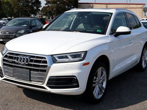 Used 2018 Audi Q5 Prestige w/ Prestige Package image 2