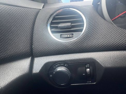 Used 2016 Chevrolet Cruze LT FWD image 10