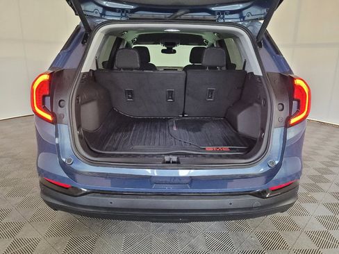 Used 2024 GMC Terrain SLE w/ Driver Convenience Package FWD image 29