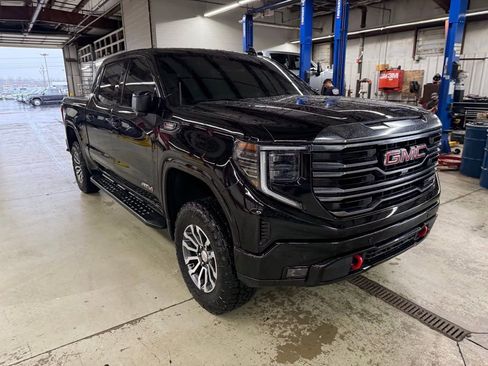 Used 2023 GMC Sierra 1500 AT4 w/ AT4 Preferred Package image 6