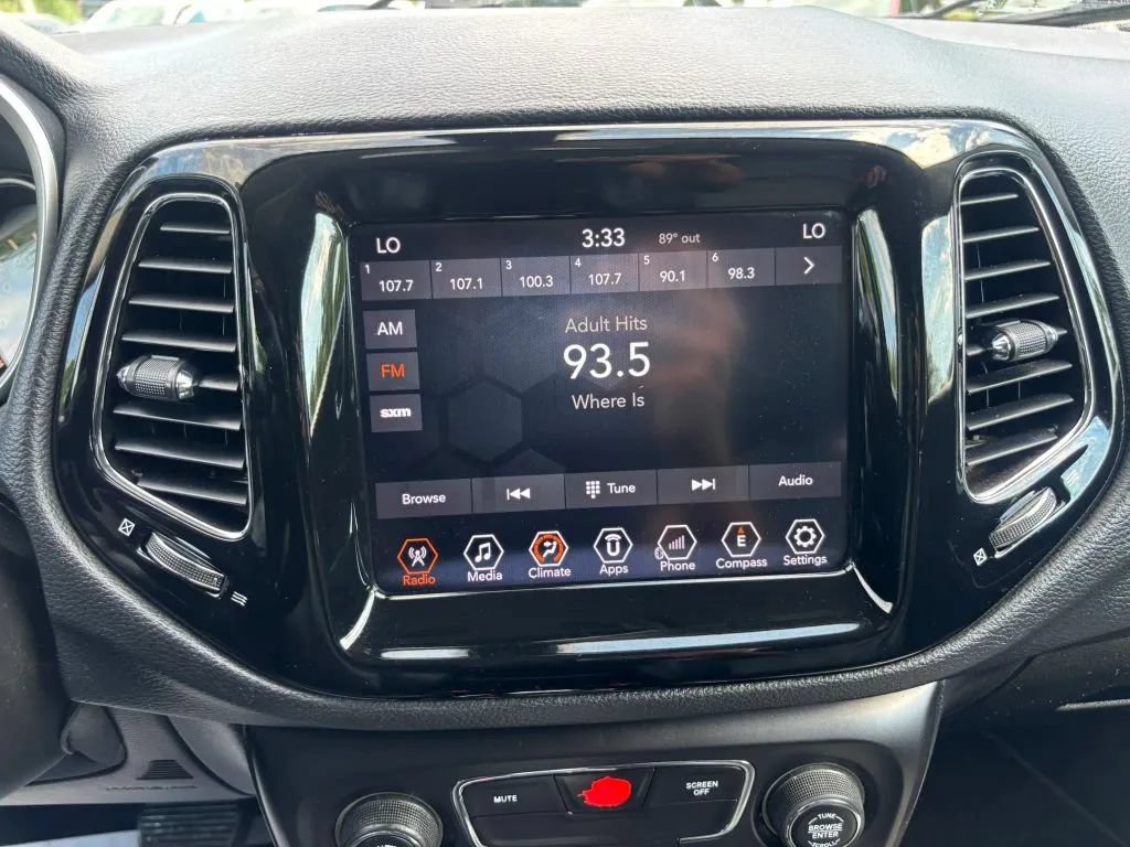 Used 2018 Jeep Compass Limited AWD/4WD image 22