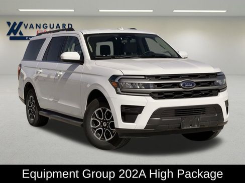 Used 2024 Ford Expedition Max XLT image 2