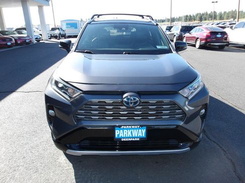 Used 2021 Toyota RAV4 XSE w/ XSE Grade Weather Package AWD/4WD image 8