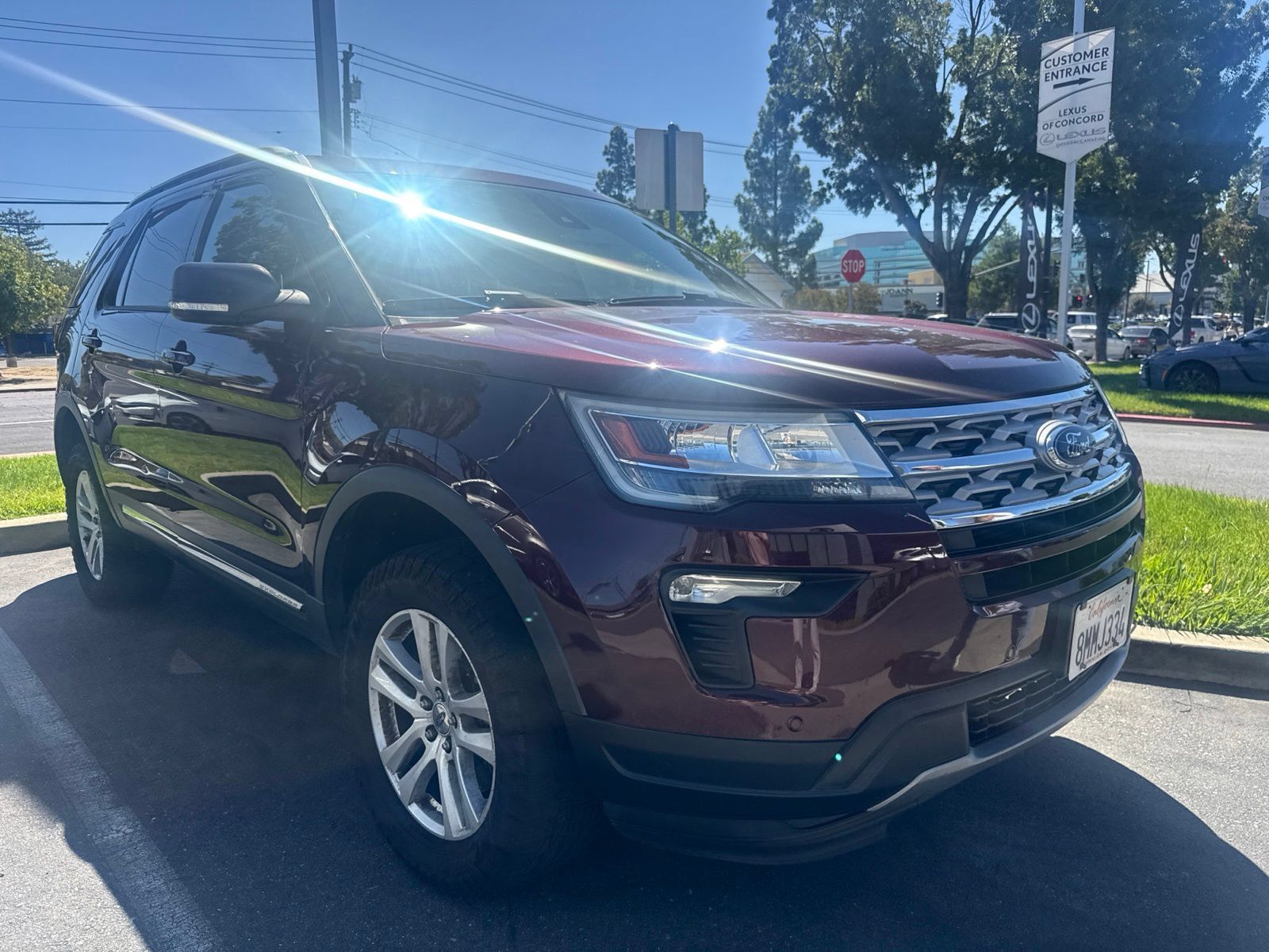 Used 2019 Ford Explorer XLT w/ Equipment Group 202A AWD/4WD image 1