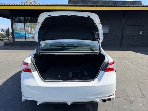Used 2022 Toyota Camry SE w/ Carpet Mat Package (TMS) FWD image 16