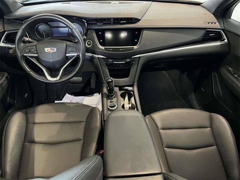 Certified 2025 Cadillac XT6 Luxury image 16