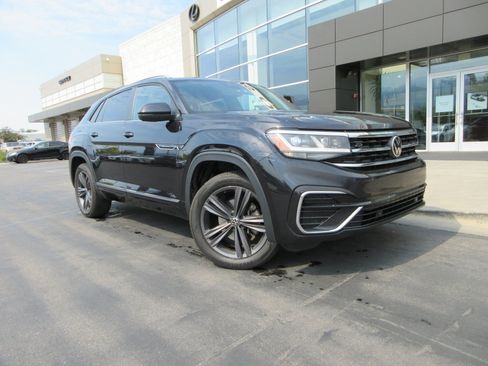 Used 2020 Volkswagen Atlas Cross Sport SE w/ Towing Package AWD/4WD image 15