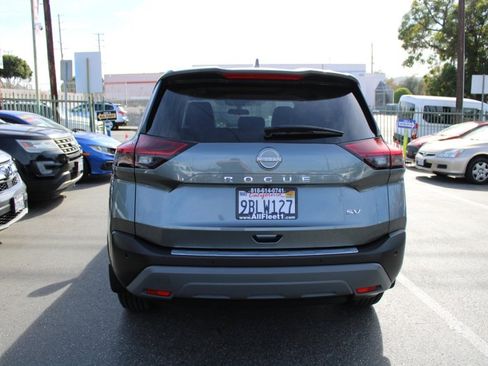 Used 2022 Nissan Rogue SV w/ SV Premium Package image 5