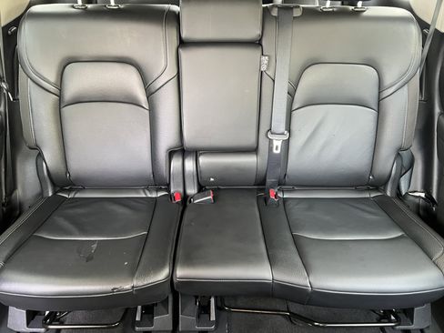 Used 2025 Nissan Pathfinder SL AWD/4WD image 15