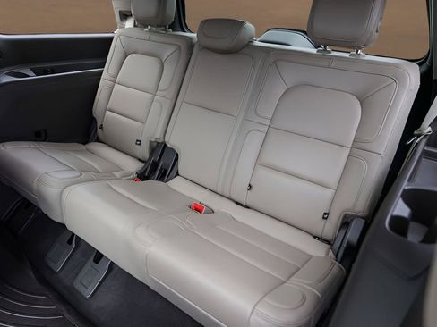 Used 2024 Lincoln Navigator Reserve image 26