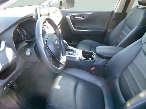 Used 2021 Toyota RAV4 Limited w/ Limited Grade Weather Package AWD/4WD image 13