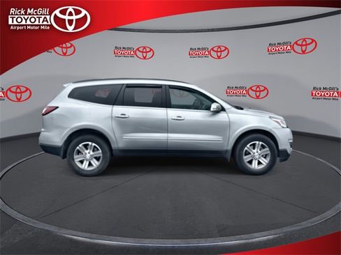 Used 2017 Chevrolet Traverse LT image 9
