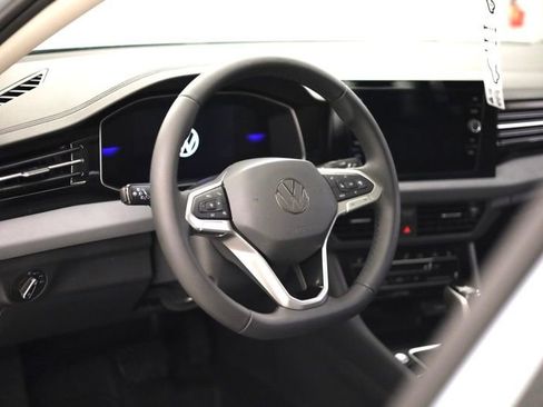 New 2026 Volkswagen Jetta SE FWD image 12