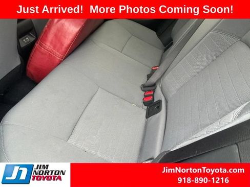 Used 2023 Toyota Corolla SE w/ SE Package FWD image 10