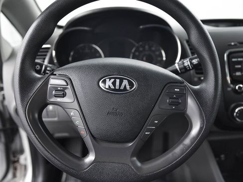 Used 2017 Kia Forte LX image 17