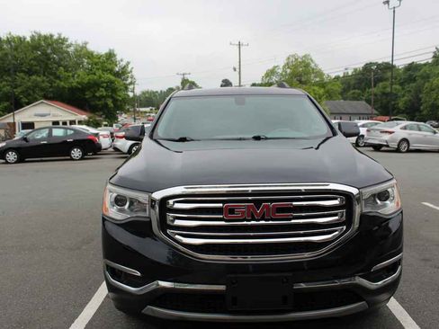 Used 2017 GMC Acadia SLE FWD image 2