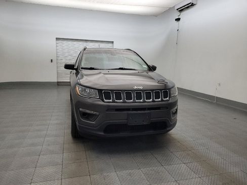 Used 2018 Jeep Compass Latitude w/ Popular Equipment Group FWD image 14