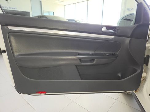Used 2007 Volkswagen Golf 2-Door FWD image 12