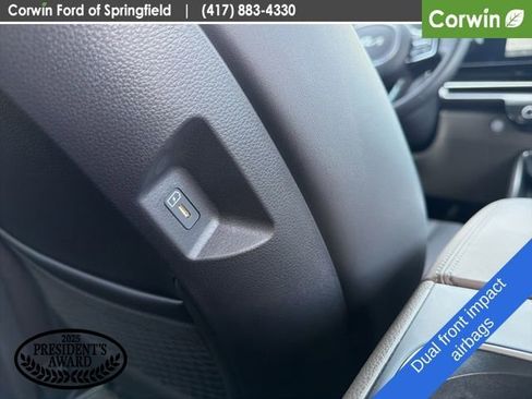 Used 2025 Kia Carnival FWD image 12
