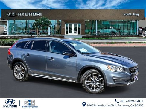 Used 2018 Volvo V60 T5 Cross Country w/ Convenience Package image 1